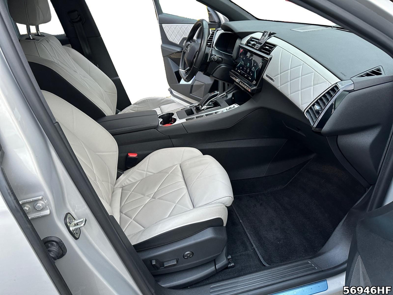 Fahrzeugabbildung DS Automobiles DS7 Crossback Hybrid 4x2, Rivoli