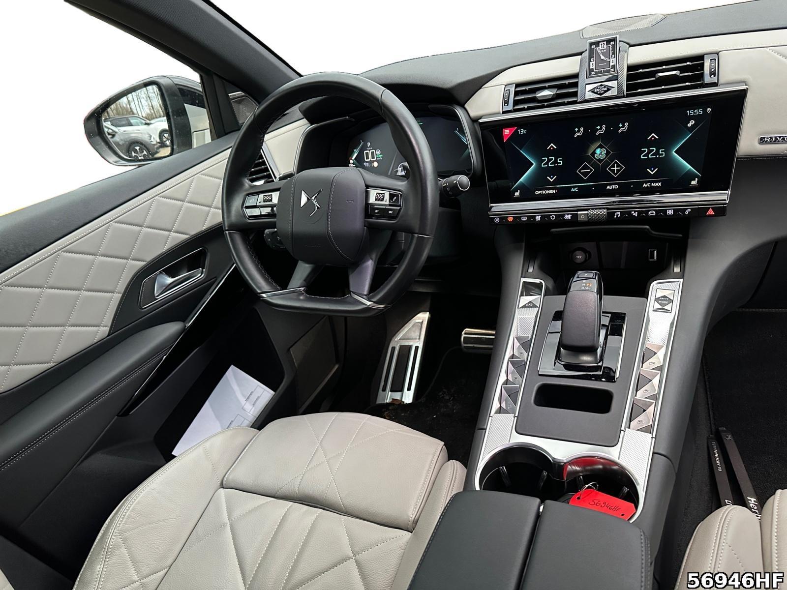 Fahrzeugabbildung DS Automobiles DS7 Crossback Hybrid 4x2, Rivoli