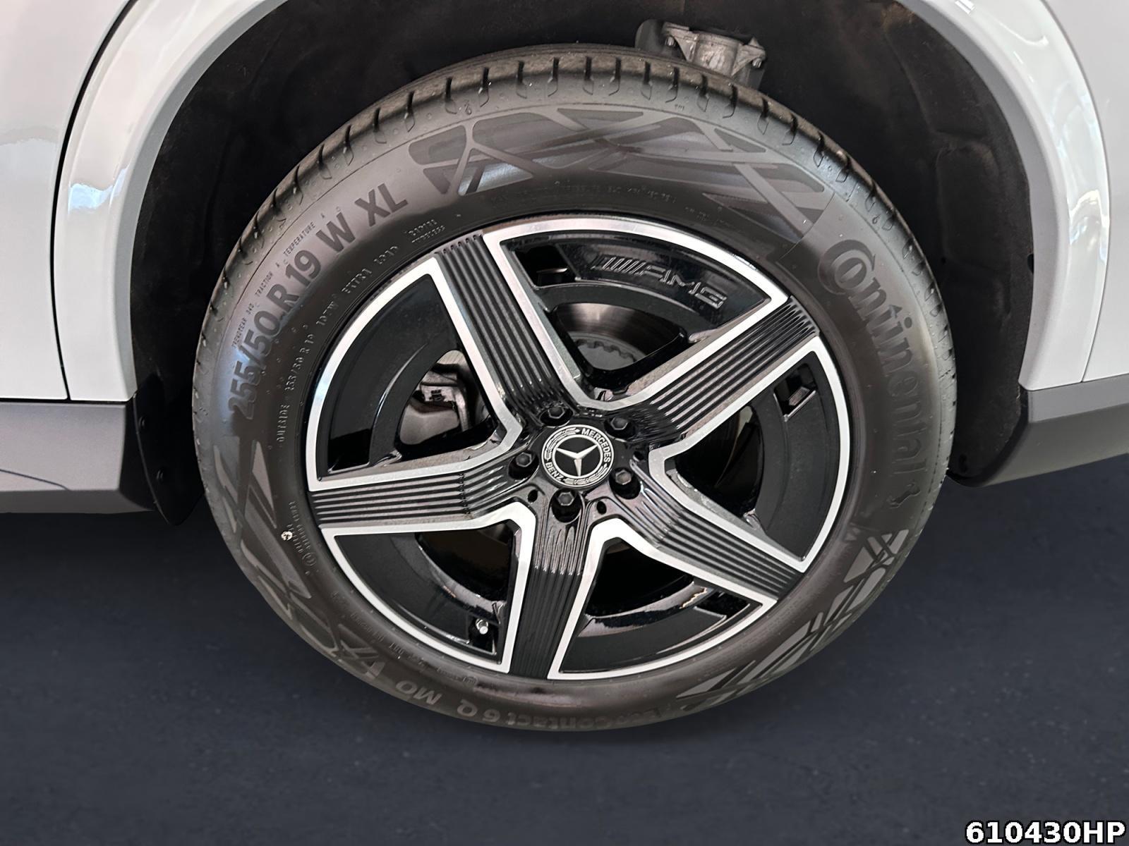 Fahrzeugabbildung Mercedes-Benz GLC 300 e 4M AMG AHK Night Memory Totw. Kamera.