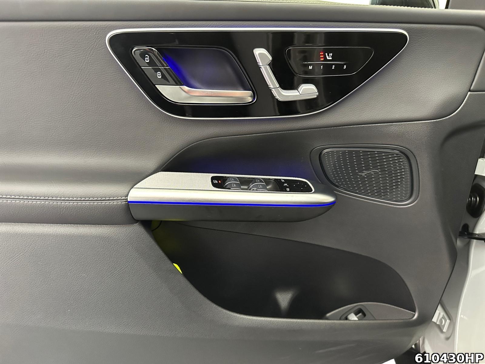 Fahrzeugabbildung Mercedes-Benz GLC 300 e 4M AMG AHK Night Memory Totw. Kamera.