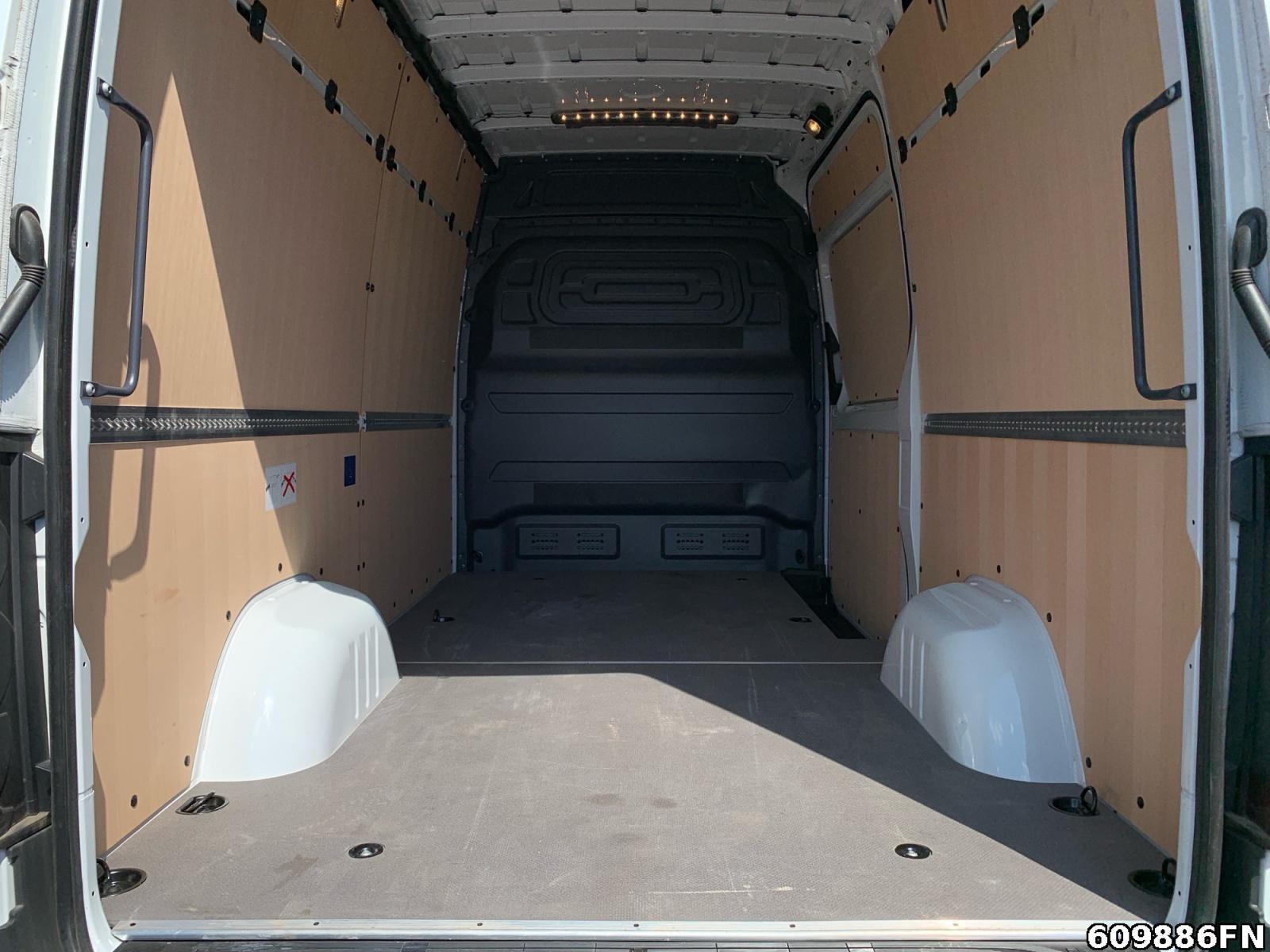 Fahrzeugabbildung Mercedes-Benz eSprinter 320 PRO L2H2 *LED*KLIMA*81kw/h*KAMERA*