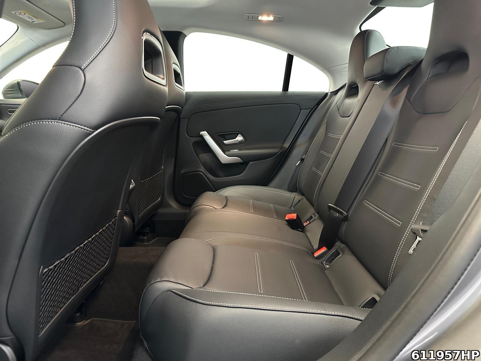 Fahrzeugabbildung Mercedes-Benz CLA 220 d Coupé Progressive Pano AHK Multibeam