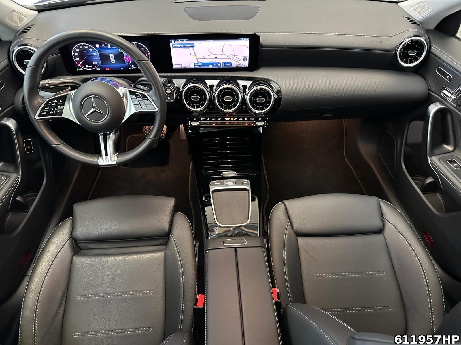 Fahrzeugabbildung Mercedes-Benz CLA 220 d Coupé Progressive Pano AHK Multibeam