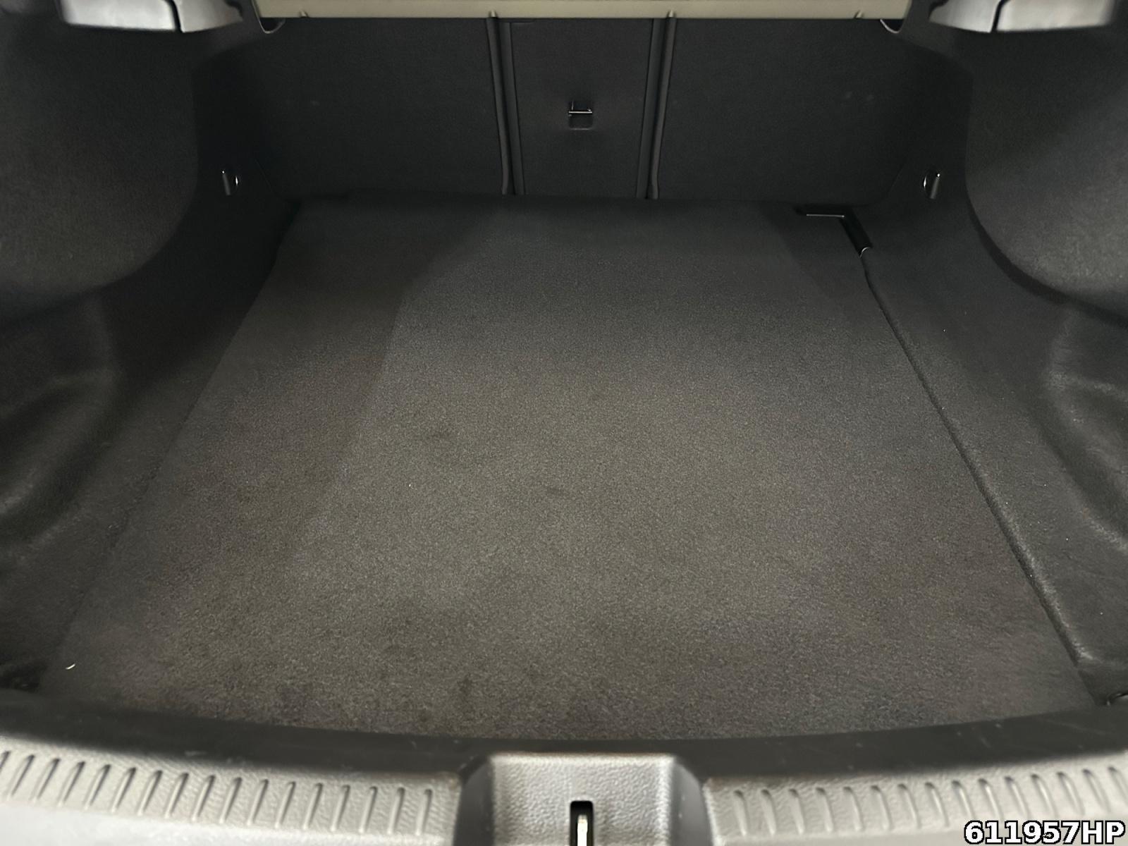 Fahrzeugabbildung Mercedes-Benz CLA 220 d Coupé Progressive Pano AHK Multibeam