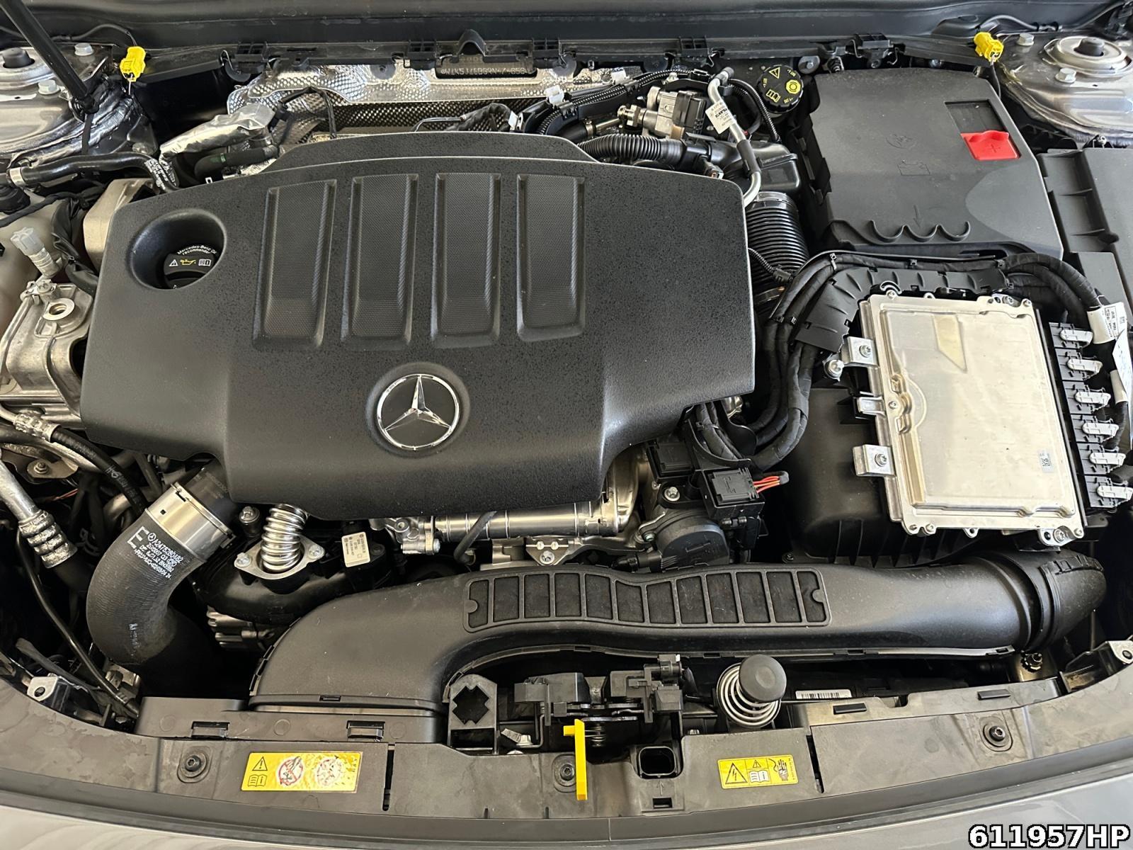 Fahrzeugabbildung Mercedes-Benz CLA 220 d Coupé Progressive Pano AHK Multibeam