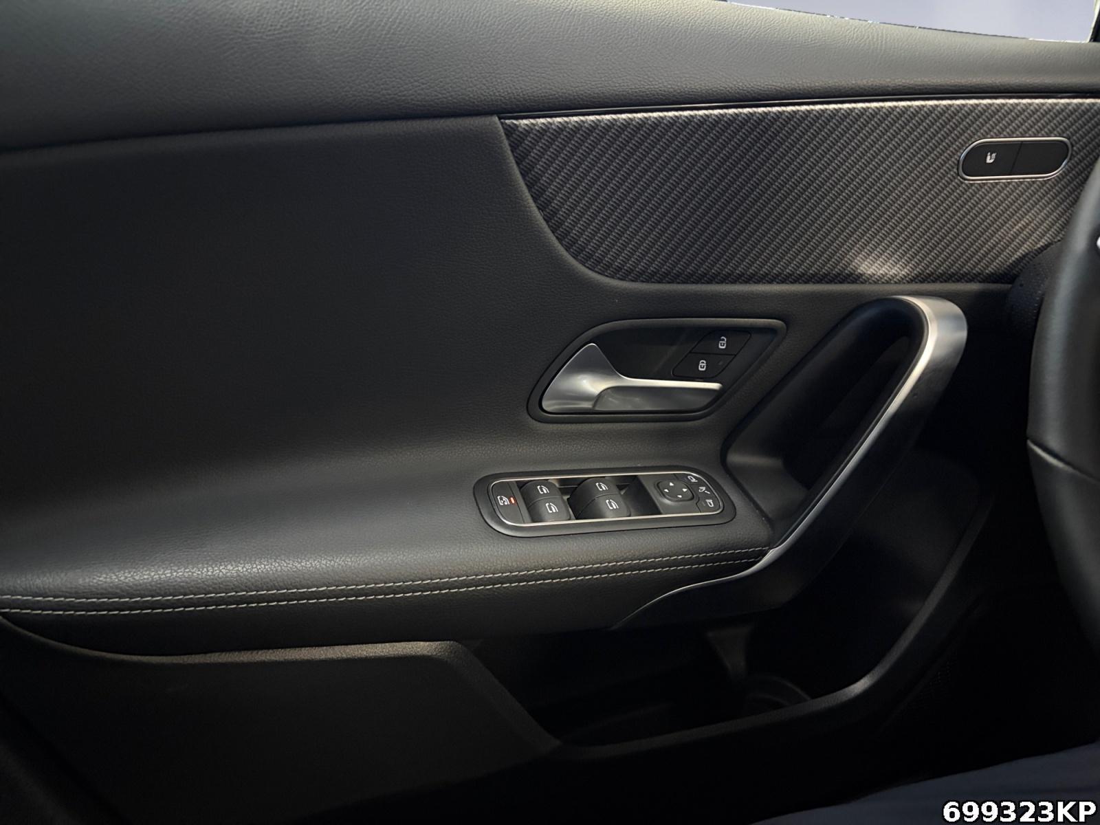 Fahrzeugabbildung Mercedes-Benz A 200 d Progressive Lenkradhzg Kamera CarPlay