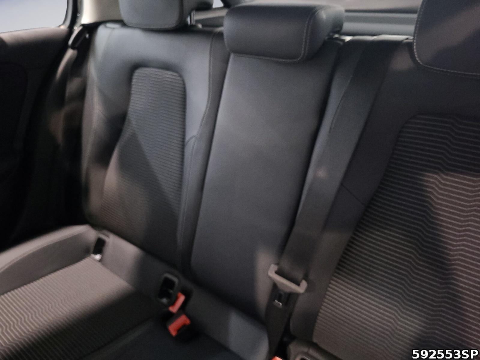 Fahrzeugabbildung Mercedes-Benz A 250 Progressive LED SPUR CARPLAY