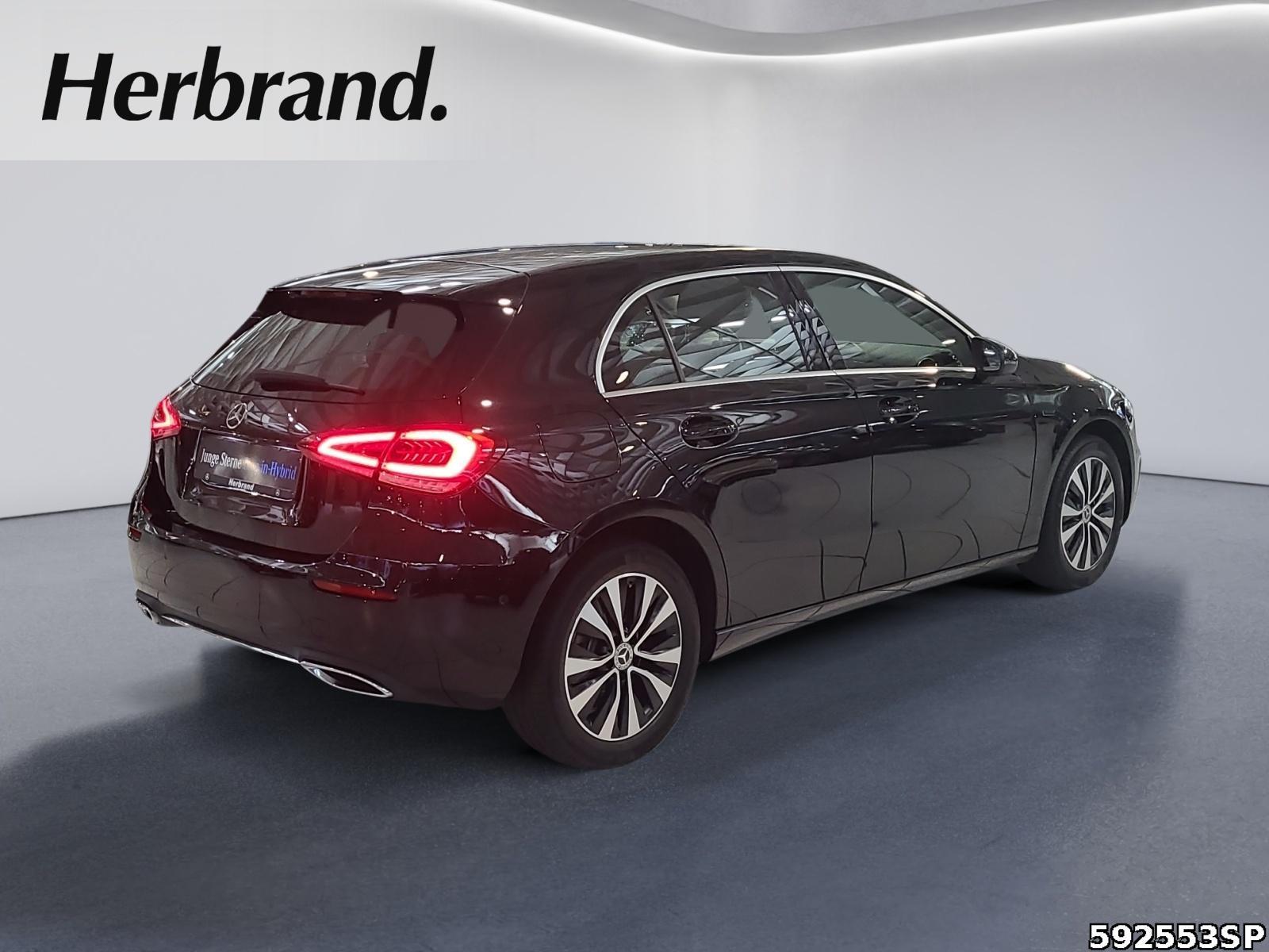 Fahrzeugabbildung Mercedes-Benz A 250 Progressive LED SPUR CARPLAY