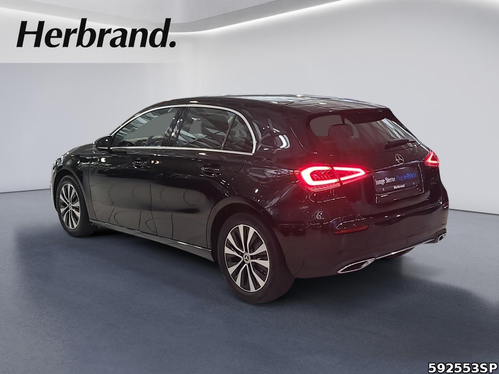 Fahrzeugabbildung Mercedes-Benz A 250 Progressive LED SPUR CARPLAY