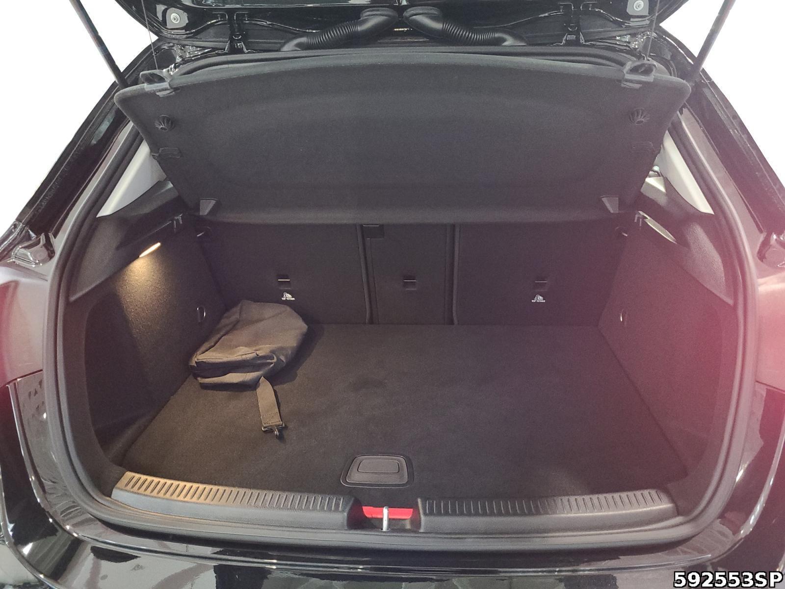 Fahrzeugabbildung Mercedes-Benz A 250 Progressive LED SPUR CARPLAY