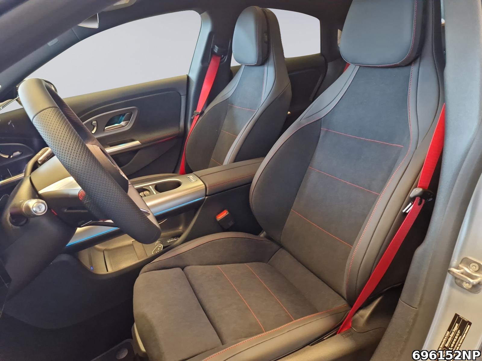Fahrzeugabbildung Mercedes-Benz CLA 200 +AMG+SUPERSCREEN+HEADUP+MULTI+BURMESTER