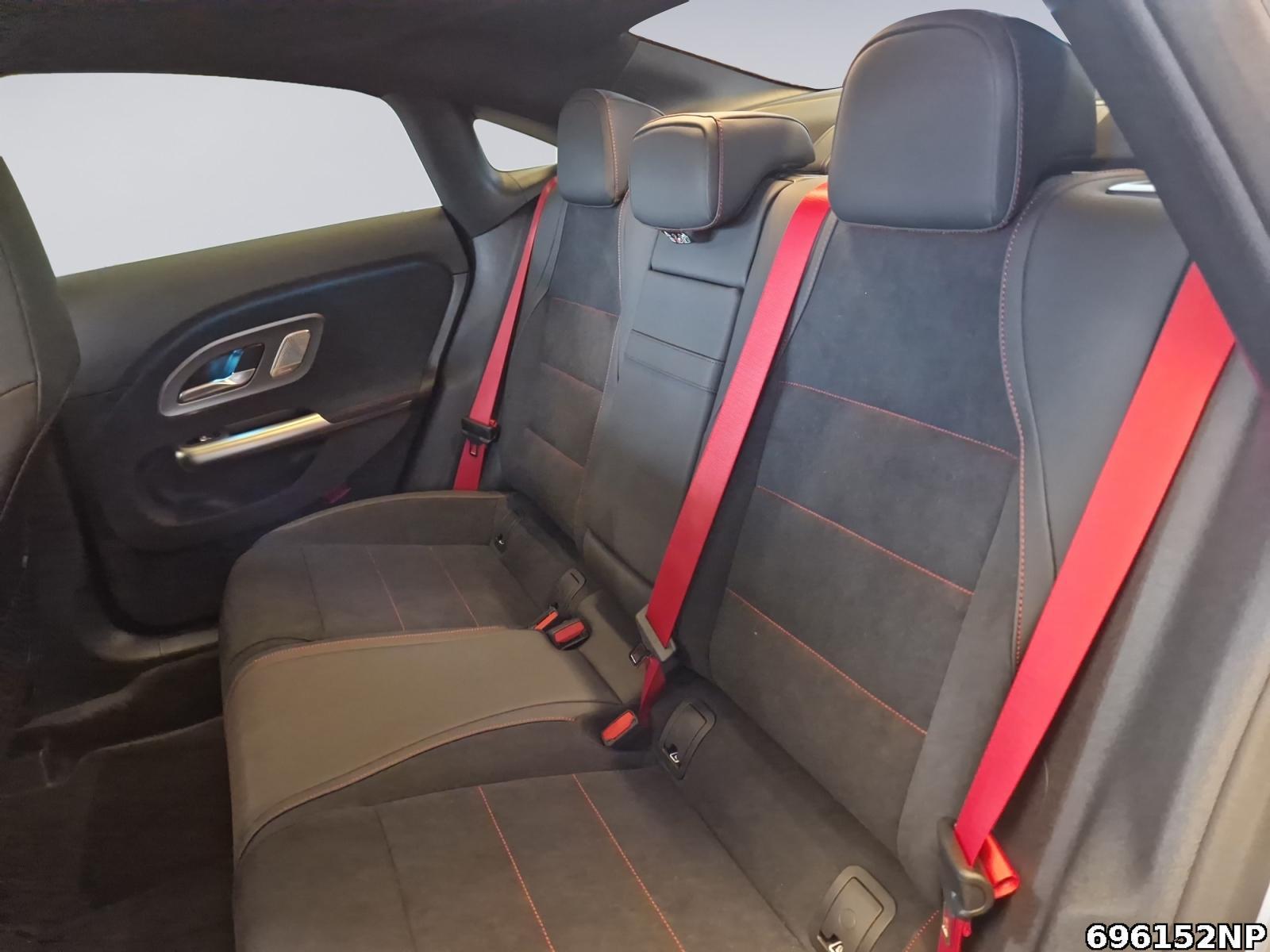 Fahrzeugabbildung Mercedes-Benz CLA 200 +AMG+SUPERSCREEN+HEADUP+MULTI+BURMESTER