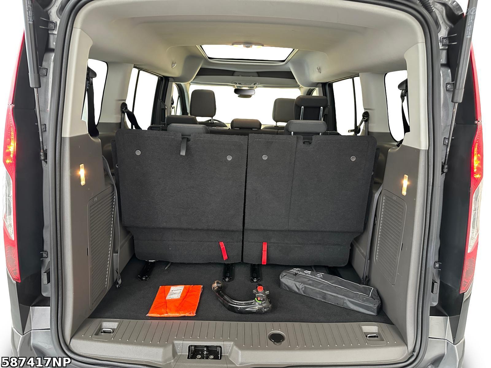 Fahrzeugabbildung Ford Grand Tourneo Connect AHK 7 Sitzer R.Kamera