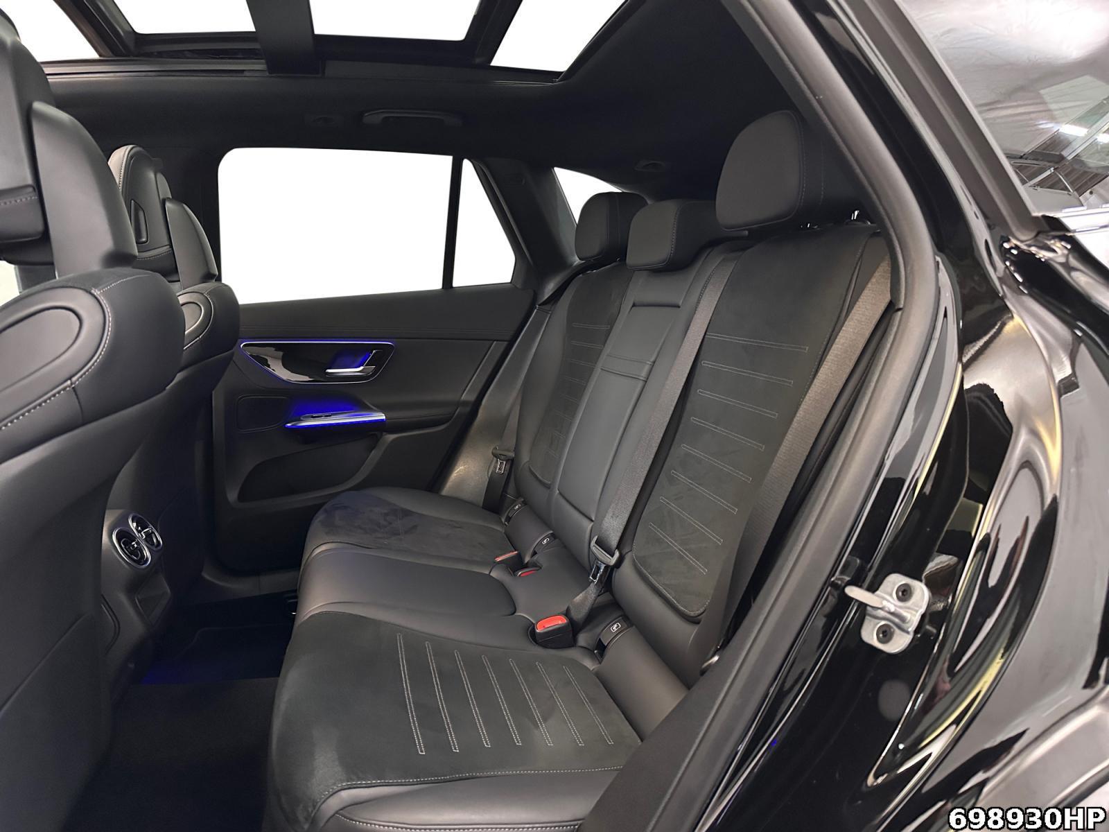 Fahrzeugabbildung Mercedes-Benz GLC 300 4M AMG Pano AHK Night 360° DIGITALLIGHT