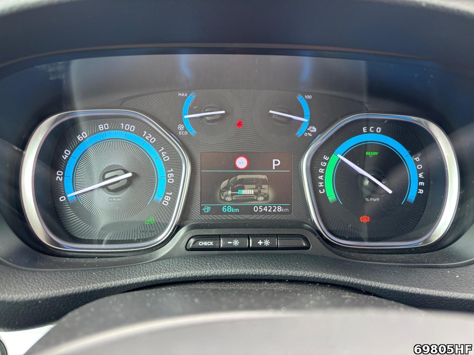Fahrzeugabbildung Peugeot Traveller Elektromotor L2 Business VIP(75kWh Bat.)