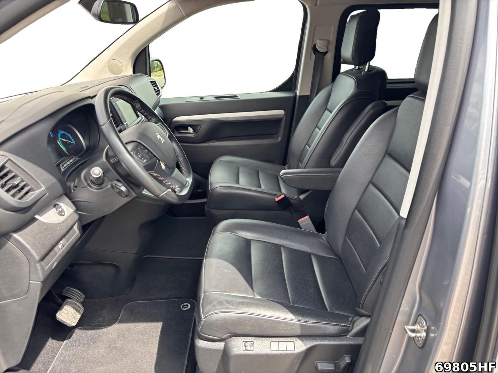 Fahrzeugabbildung Peugeot Traveller Elektromotor L2 Business VIP(75kWh Bat.)