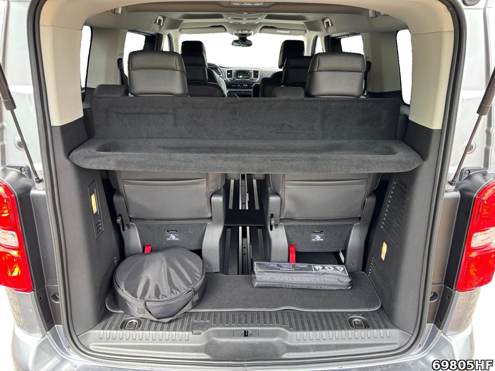 Fahrzeugabbildung Peugeot Traveller Elektromotor L2 Business VIP(75kWh Bat.)