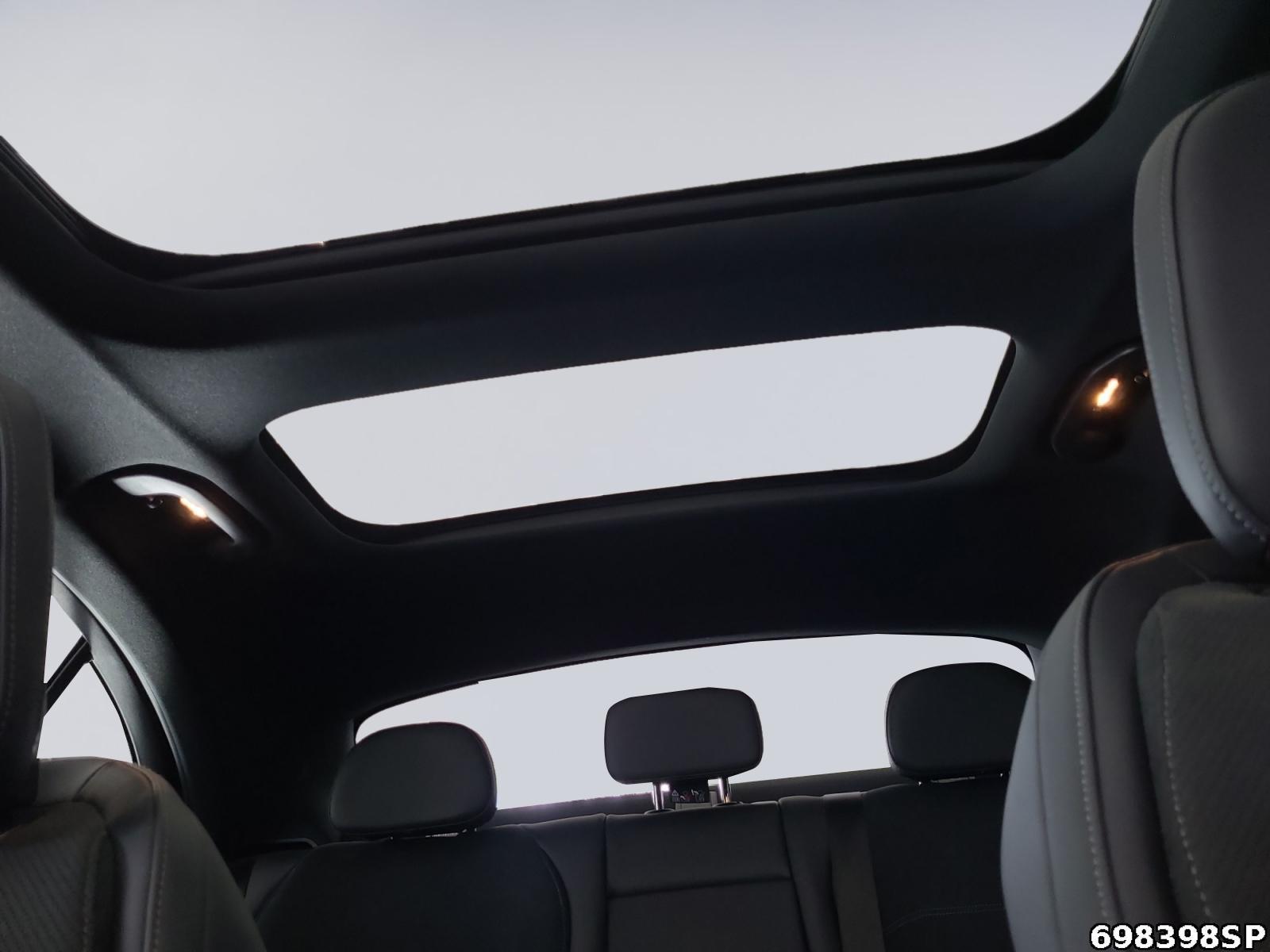 Fahrzeugabbildung Mercedes-Benz E 220 d AMG Pano Night Superscreen Distron. 21