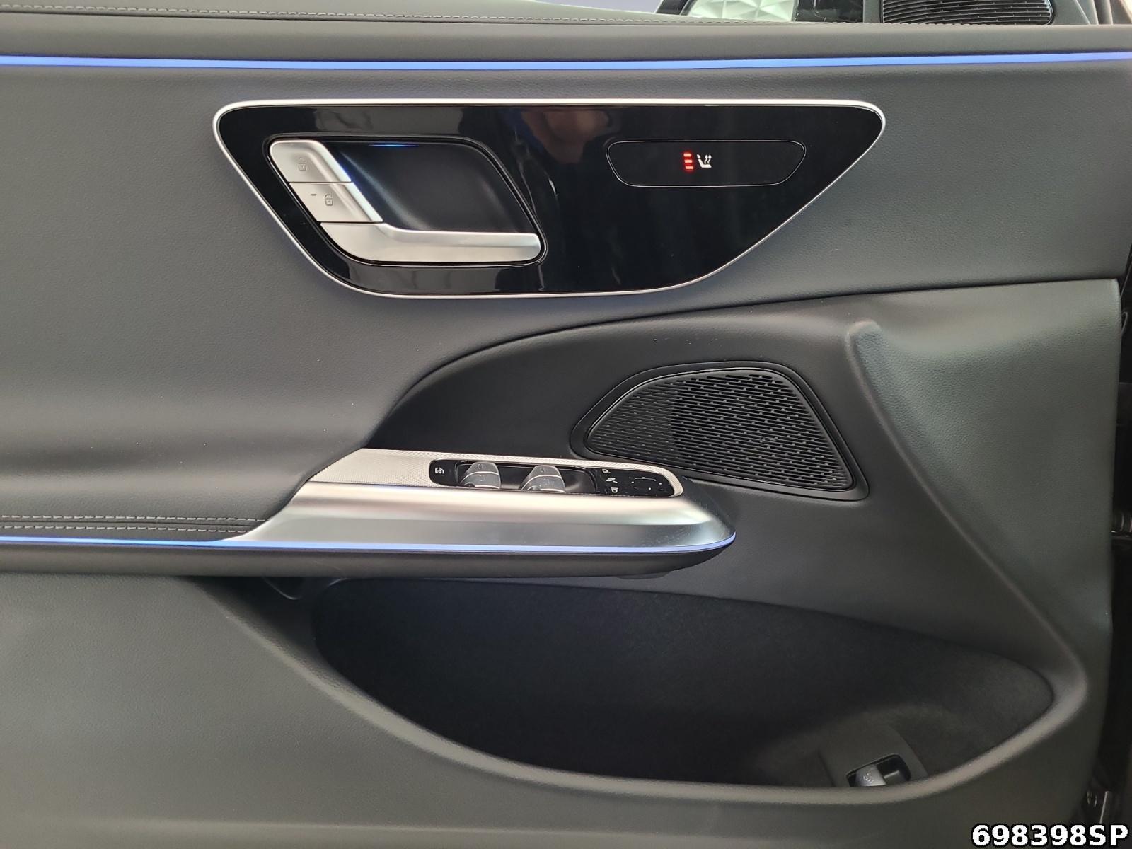 Fahrzeugabbildung Mercedes-Benz E 220 d AMG Pano Night Superscreen Distron. 21
