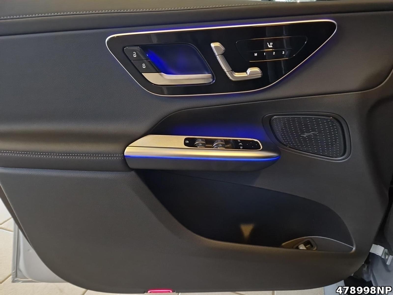 Fahrzeugabbildung Mercedes-Benz GLC 300 Coupé AMG+MEMORY+PANO+AHK+DIGITALLIGHT+