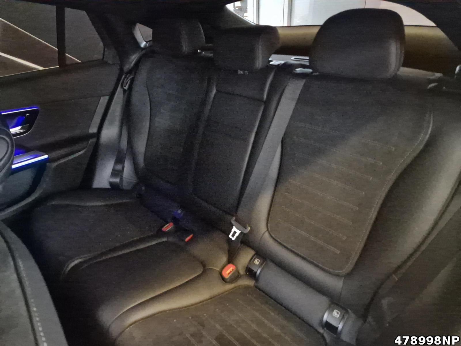 Fahrzeugabbildung Mercedes-Benz GLC 300 Coupé AMG+MEMORY+PANO+AHK+DIGITALLIGHT+