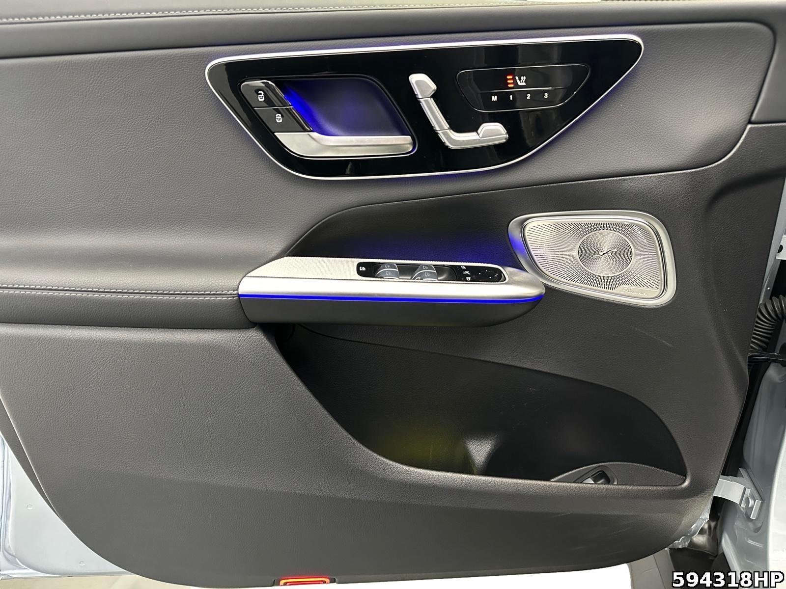 Fahrzeugabbildung Mercedes-Benz GLC 300 d 4M AMG AHK Pano Memory 360° DISTRONIC