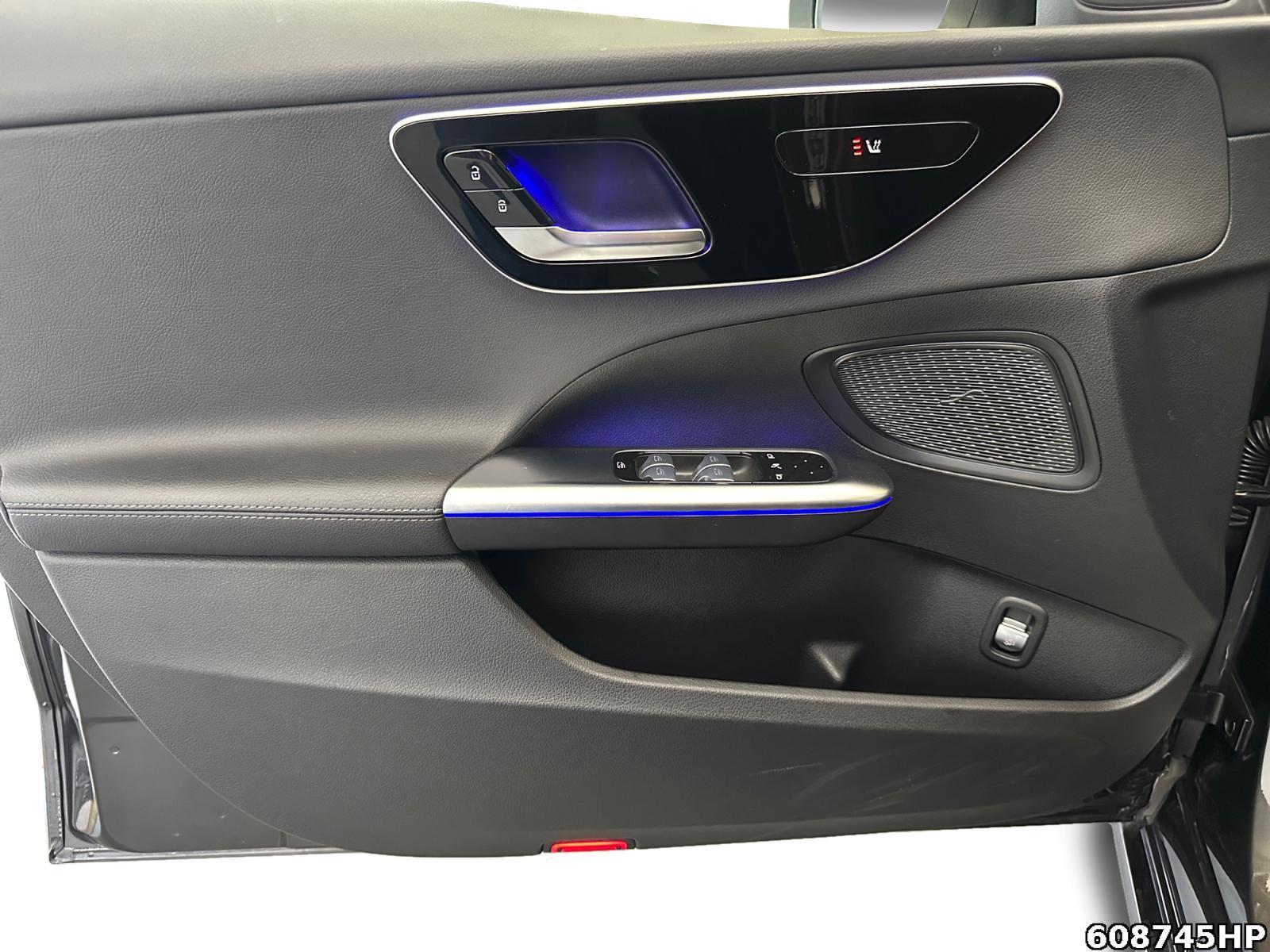 Fahrzeugabbildung Mercedes-Benz C 200 d T Avantgarde DISTRONIC AHK DIGITAL Light
