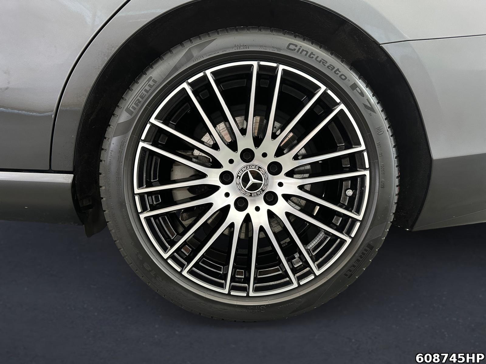 Fahrzeugabbildung Mercedes-Benz C 200 d T Avantgarde DISTRONIC AHK DIGITAL Light
