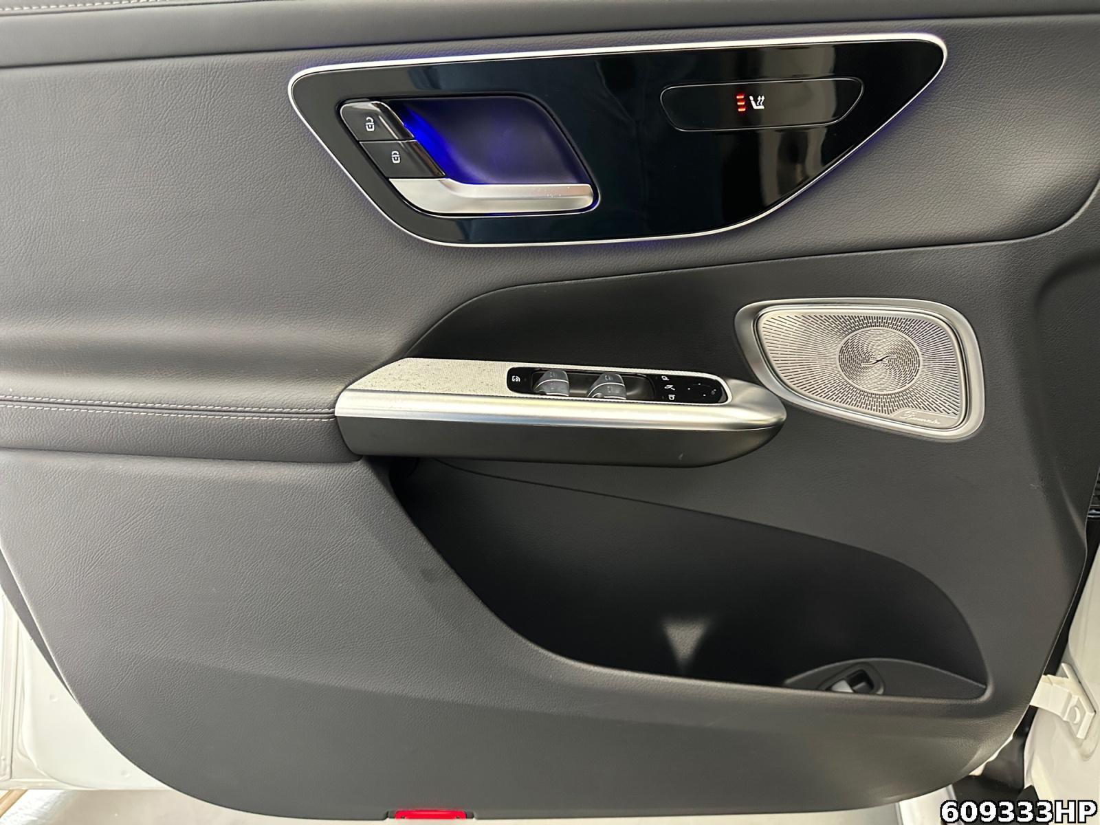 Fahrzeugabbildung Mercedes-Benz GLC 200 4M AMG AHK Pano Night Burmester