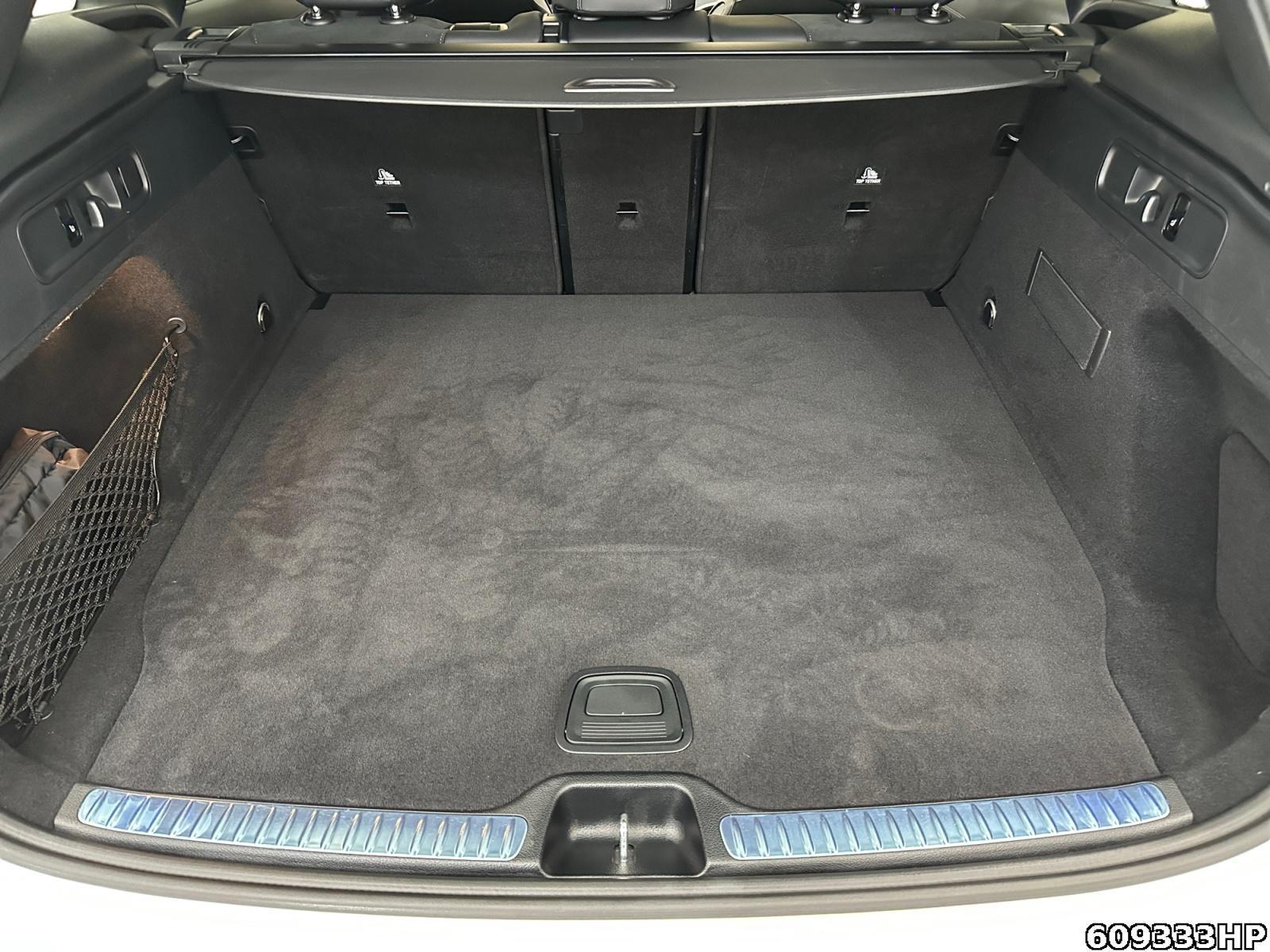 Fahrzeugabbildung Mercedes-Benz GLC 200 4M AMG AHK Pano Night Burmester