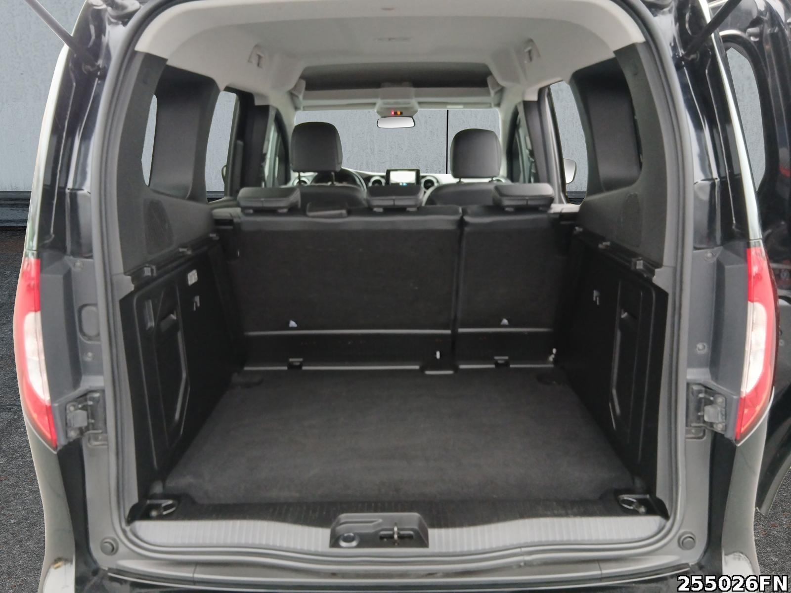 Fahrzeugabbildung Mercedes-Benz T-Klasse STYLE 6-G*LED*Park-P*Tempo*Navi*Klima*