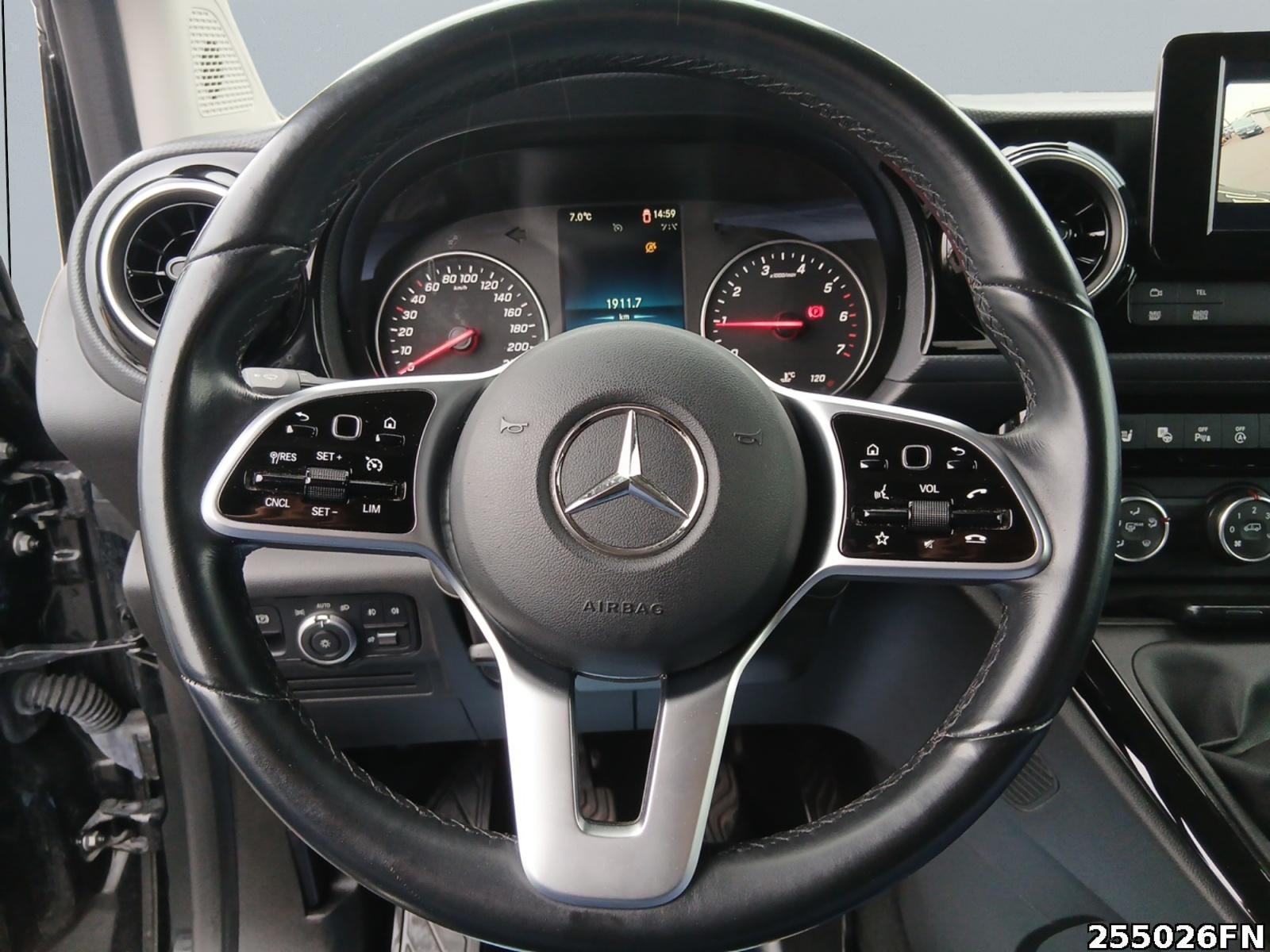 Fahrzeugabbildung Mercedes-Benz T-Klasse STYLE 6-G*LED*Park-P*Tempo*Navi*Klima*