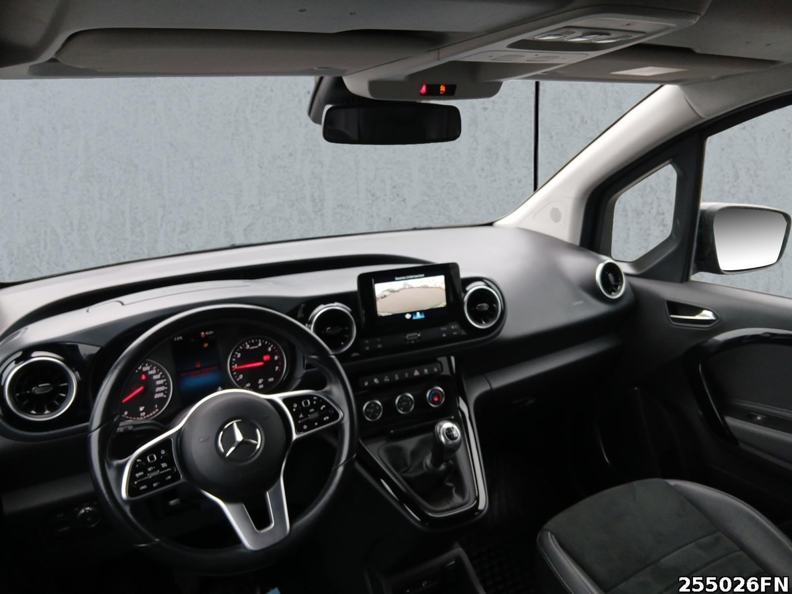 Fahrzeugabbildung Mercedes-Benz T-Klasse STYLE 6-G*LED*Park-P*Tempo*Navi*Klima*