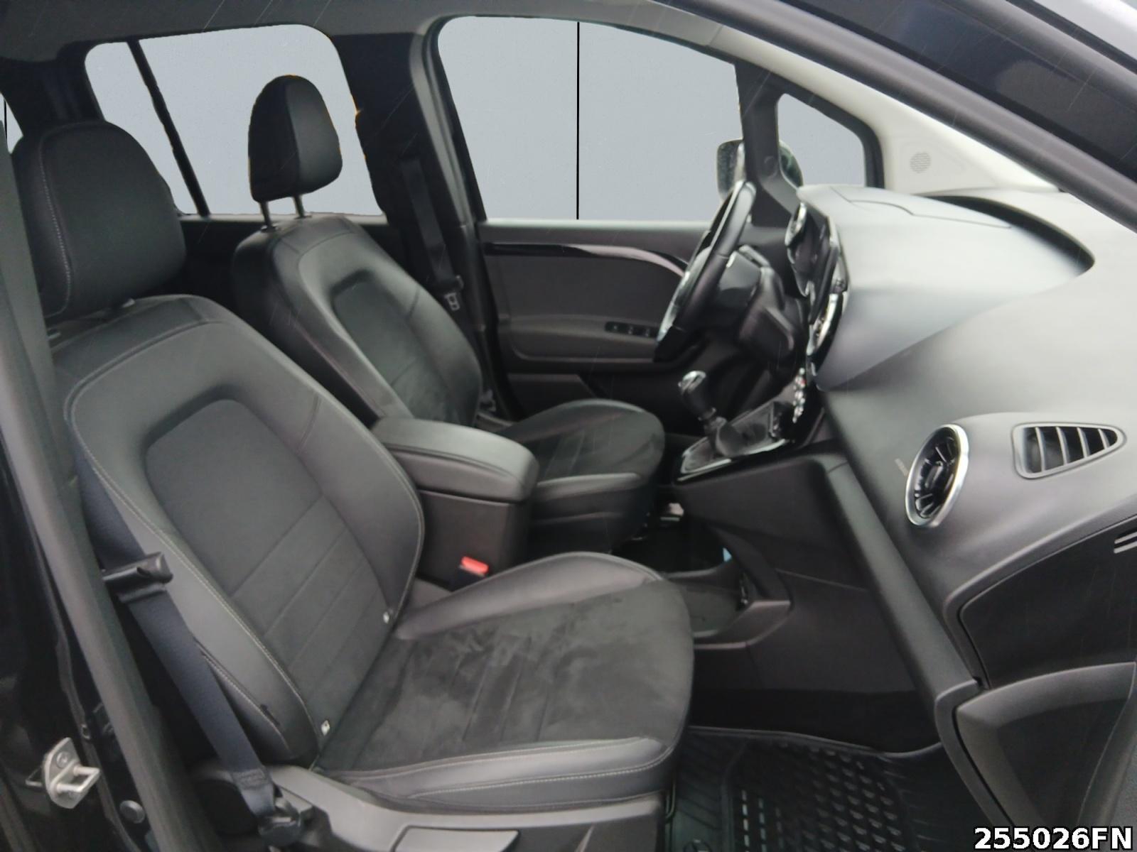 Fahrzeugabbildung Mercedes-Benz T-Klasse STYLE 6-G*LED*Park-P*Tempo*Navi*Klima*