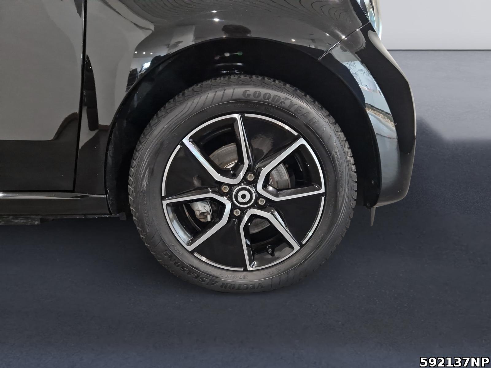 Fahrzeugabbildung Smart ForFour EQ 22 KW CarPlay Sitzhzg Smart-Media DAB