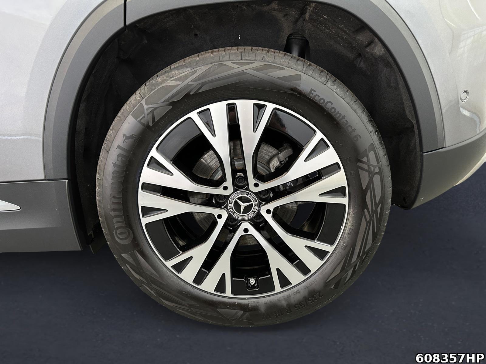 Fahrzeugabbildung Mercedes-Benz GLA 200 Progressive DISTRONIC AHK Keyless RFK <