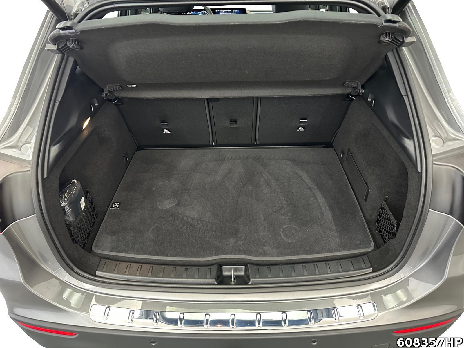 Fahrzeugabbildung Mercedes-Benz GLA 200 Progressive DISTRONIC AHK Keyless RFK <