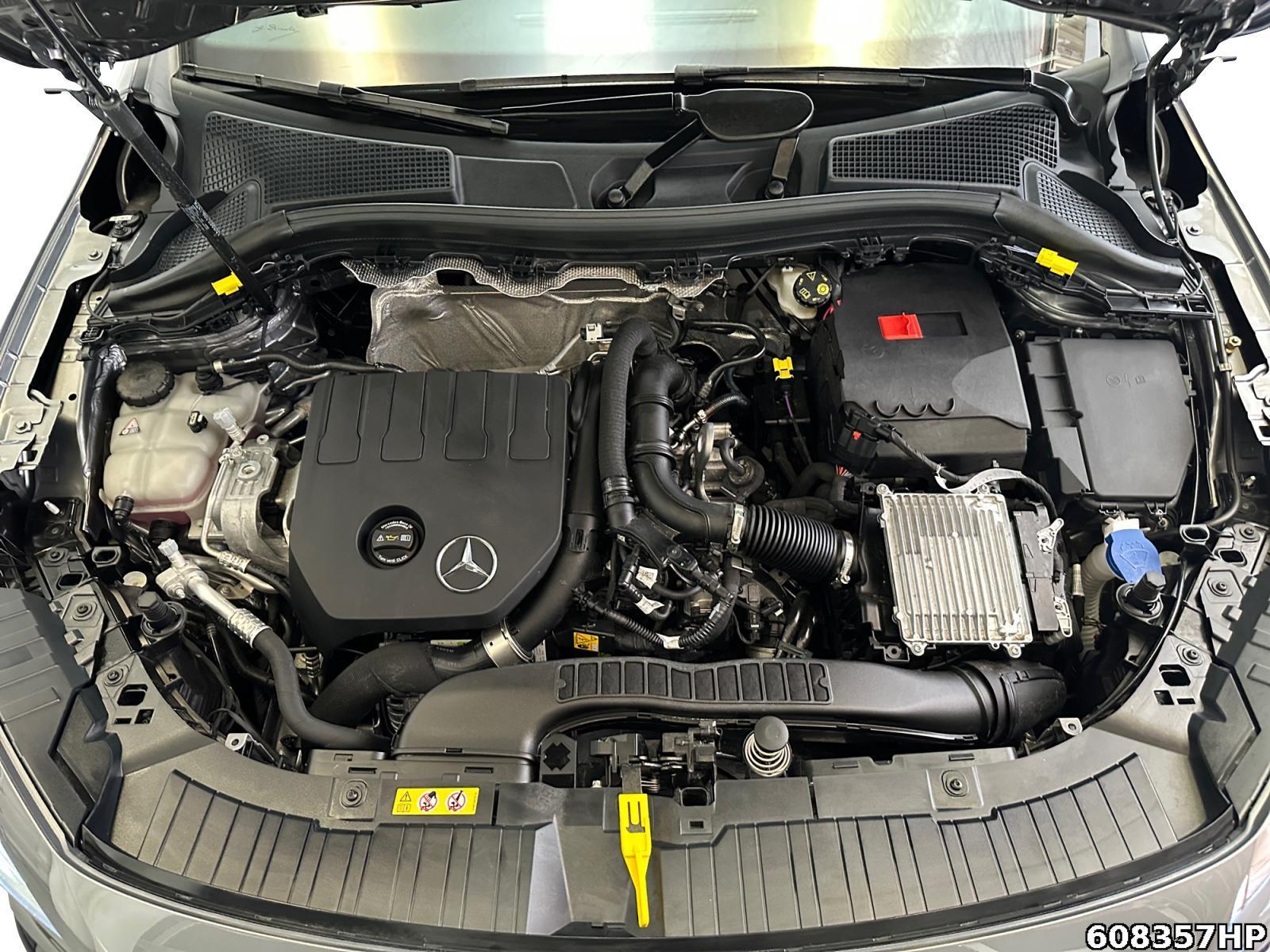 Fahrzeugabbildung Mercedes-Benz GLA 200 Progressive DISTRONIC AHK Keyless RFK <