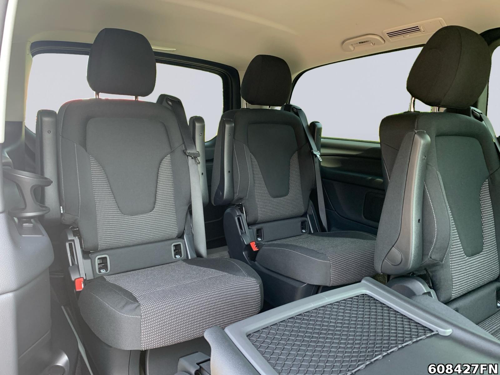 Fahrzeugabbildung Mercedes-Benz V 300 STYLE 4MATIC AIRMATIC*STANDHEIZ*AHK*6 SITZ