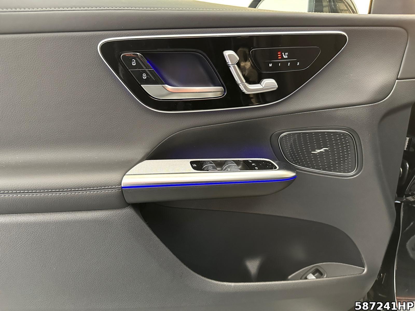 Fahrzeugabbildung Mercedes-Benz GLC 220 d 4MATIC +EDITION-AMG+PANO+DISTRONIC+