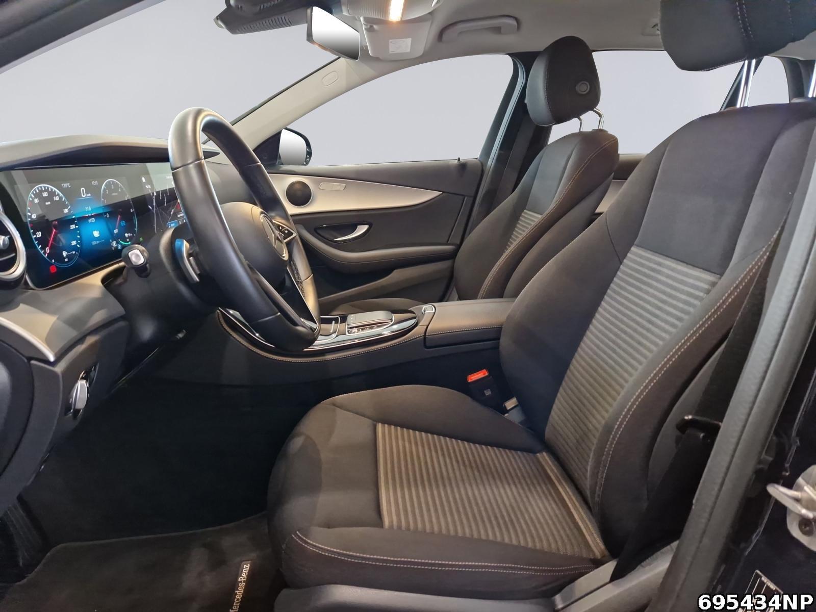 Fahrzeugabbildung Mercedes-Benz E 300 T Avantgarde DISTRONIC LED CarPlay