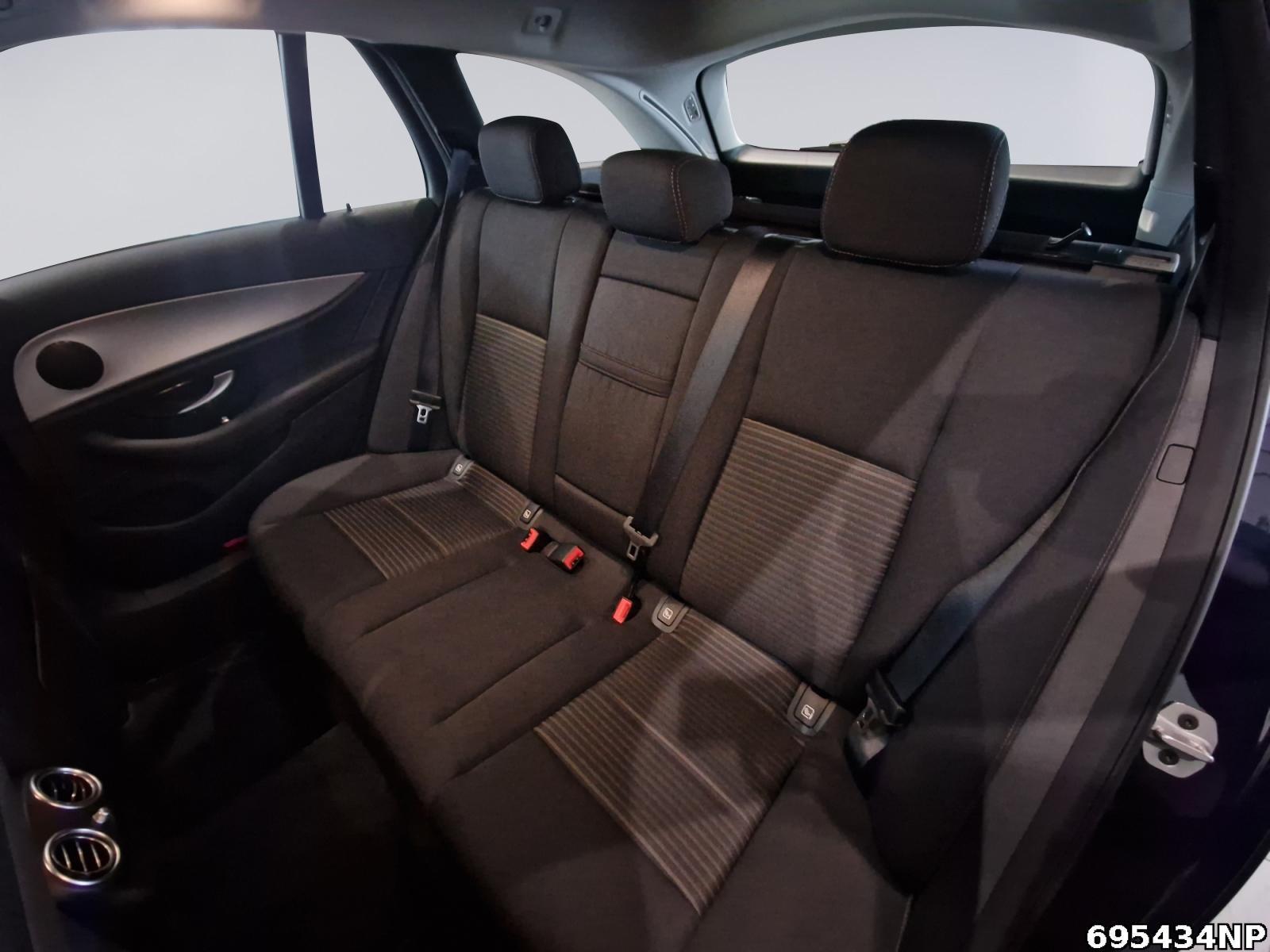 Fahrzeugabbildung Mercedes-Benz E 300 T Avantgarde DISTRONIC LED CarPlay