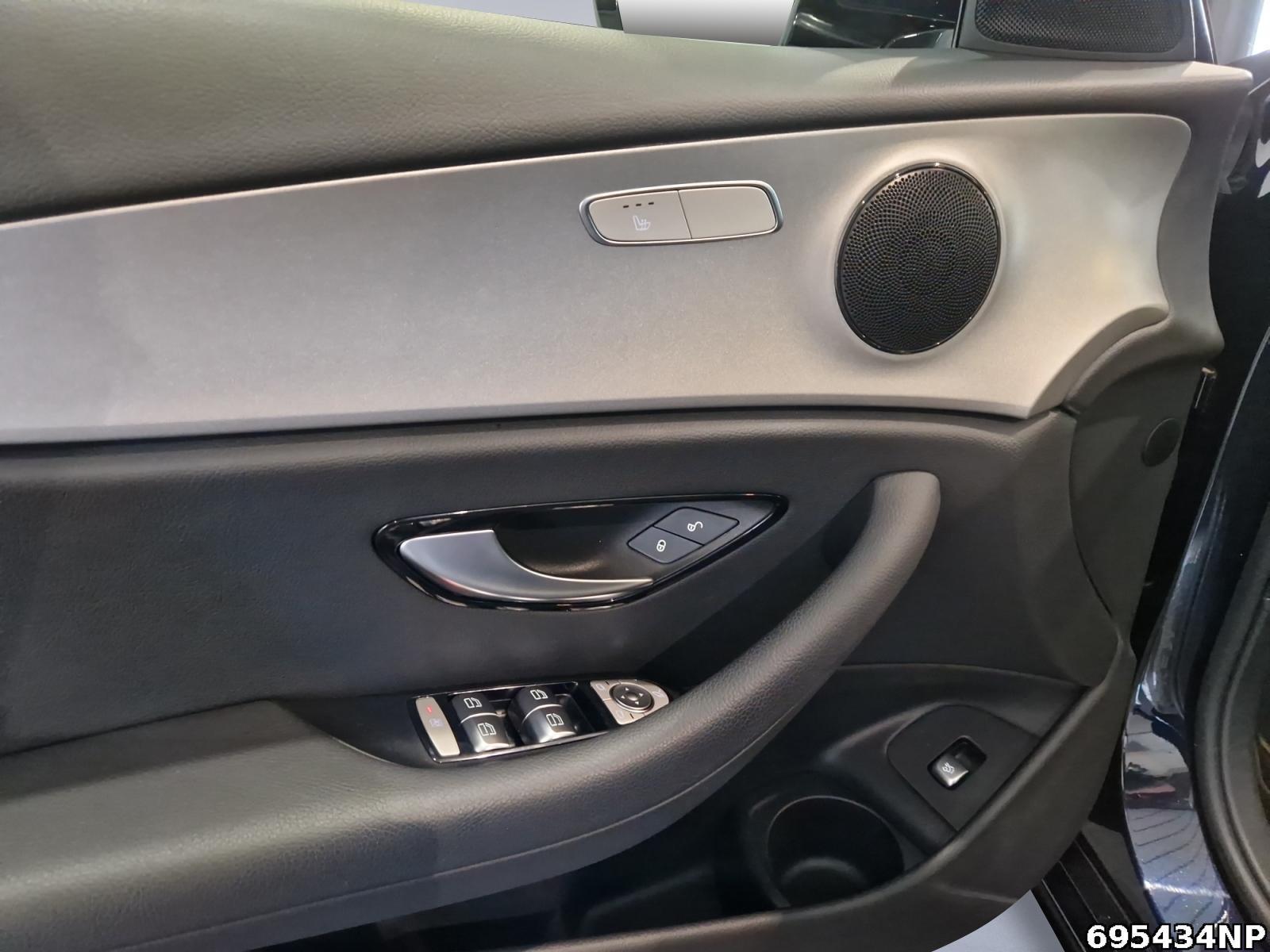 Fahrzeugabbildung Mercedes-Benz E 300 T Avantgarde DISTRONIC LED CarPlay