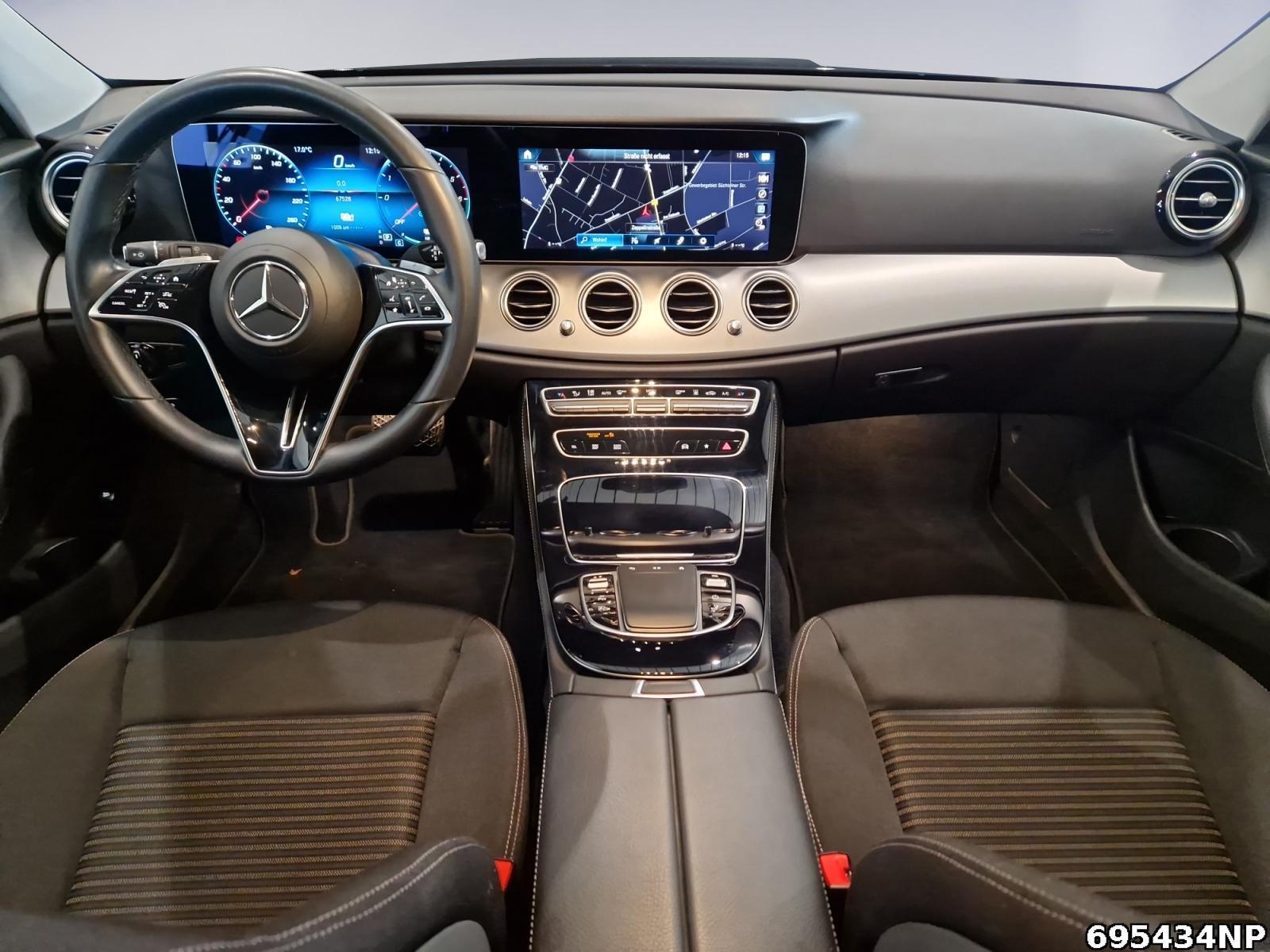 Fahrzeugabbildung Mercedes-Benz E 300 T Avantgarde DISTRONIC LED CarPlay