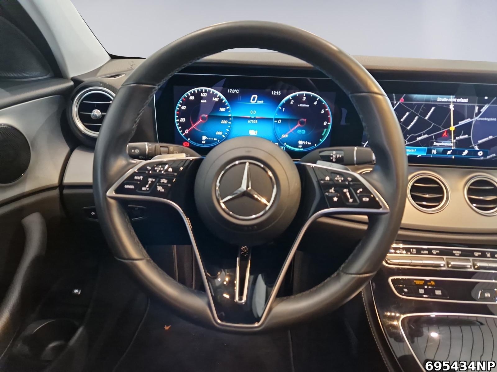 Fahrzeugabbildung Mercedes-Benz E 300 T Avantgarde DISTRONIC LED CarPlay