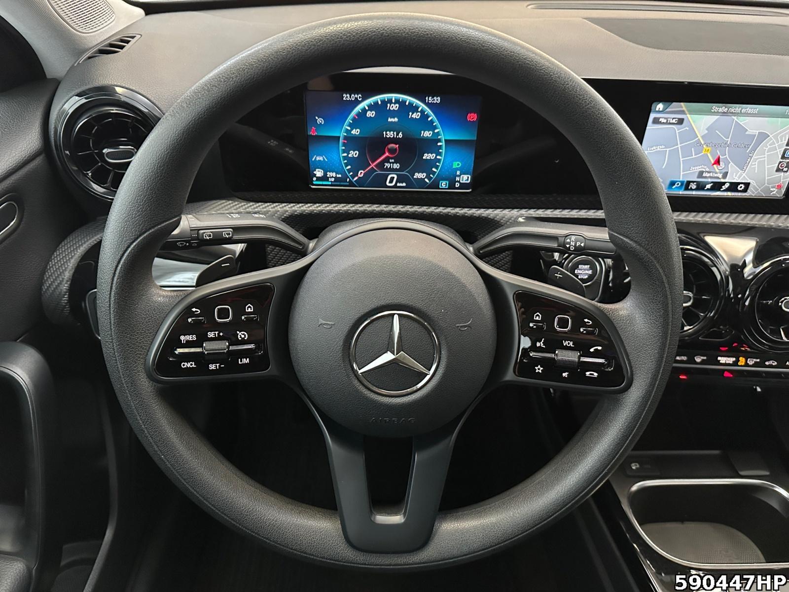 Fahrzeugabbildung Mercedes-Benz A 200 *Automatik Tempomat Spurhalte Parktronic