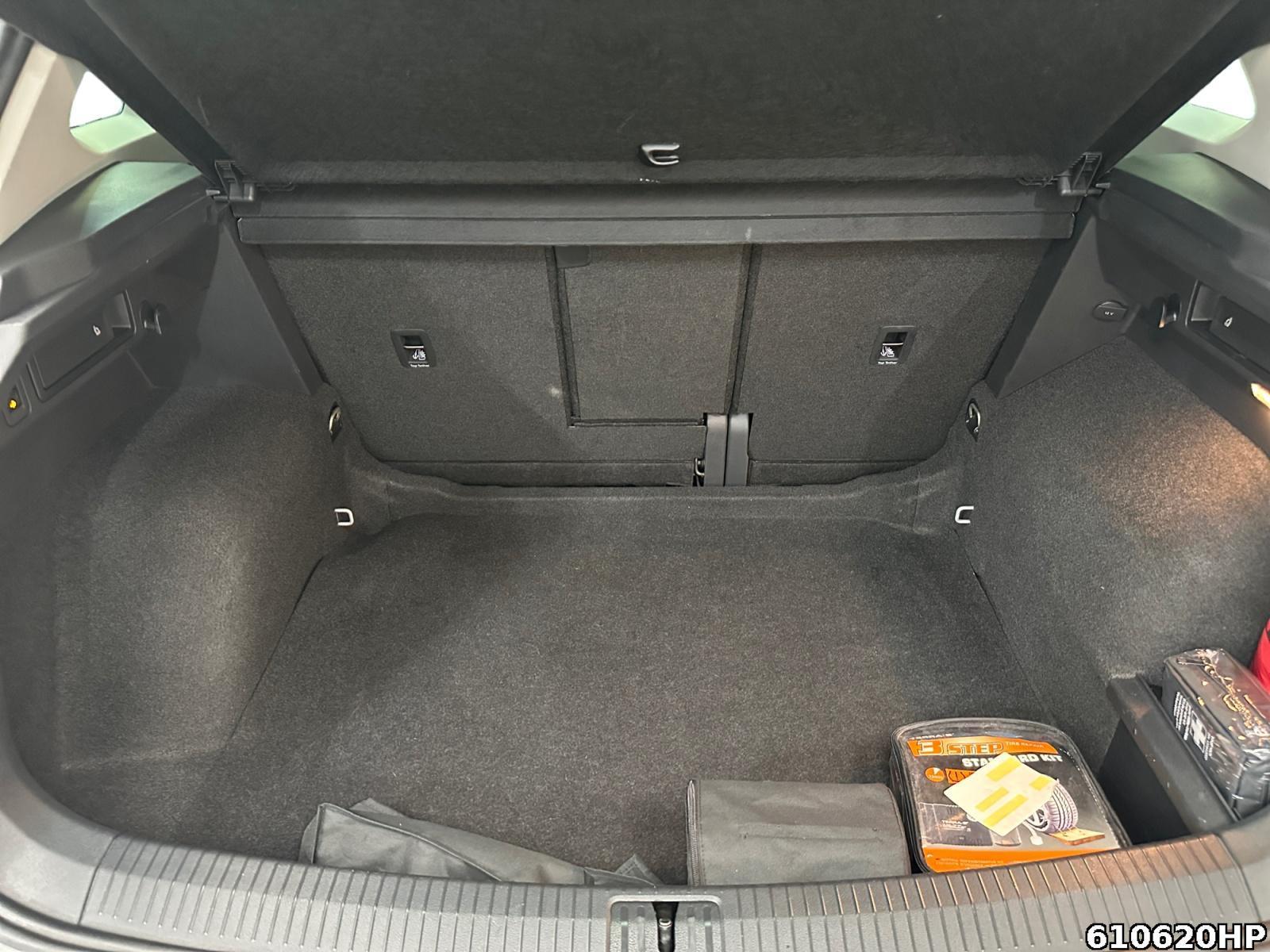 Fahrzeugabbildung Volkswagen Tiguan 1.5 TSI Highline- R-Line AHK LED 19