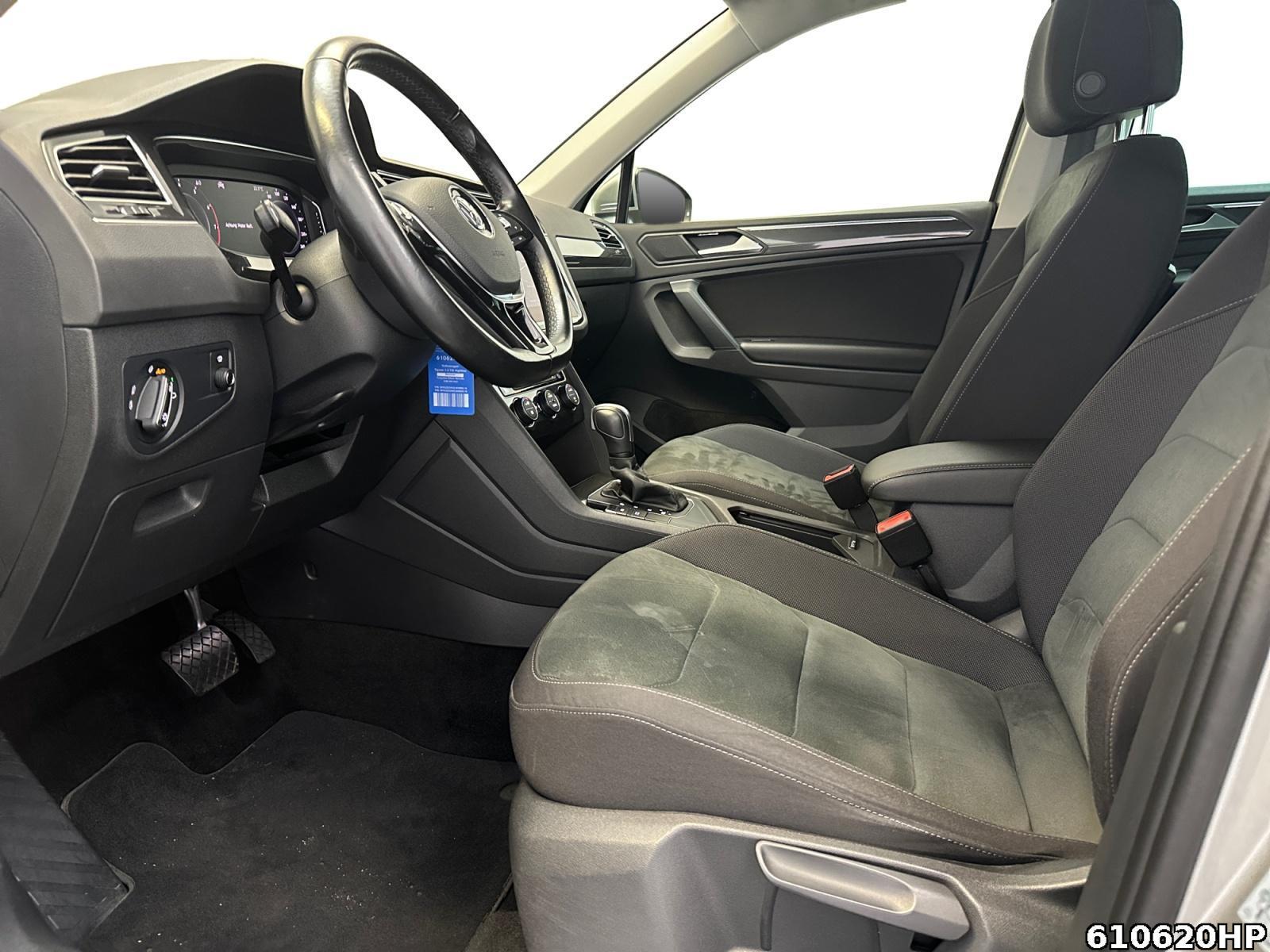 Fahrzeugabbildung Volkswagen Tiguan 1.5 TSI Highline- R-Line AHK LED 19