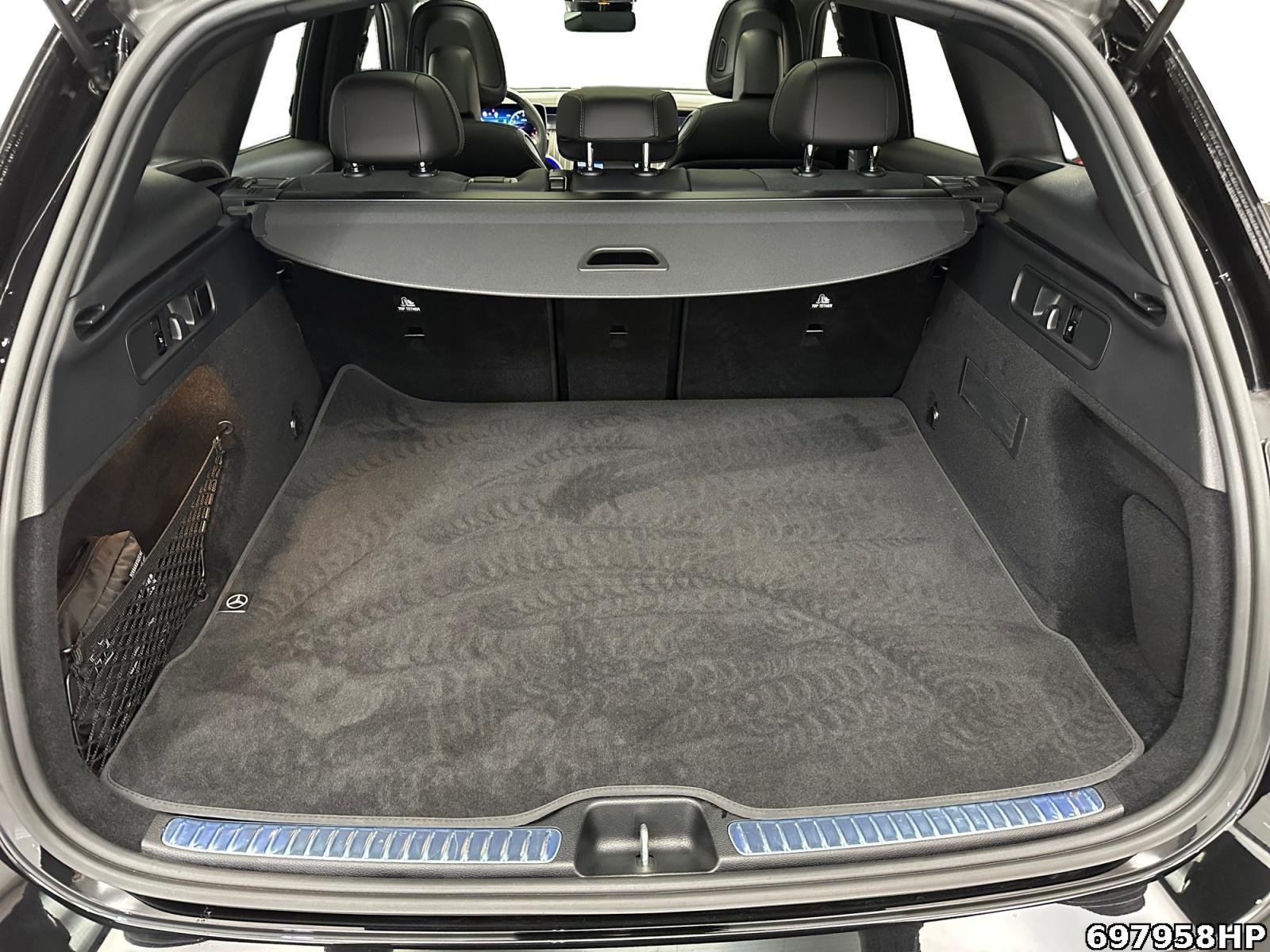 Fahrzeugabbildung Mercedes-Benz GLC 300 4M AMG Pano AHK Night Memory Lenkradhzg