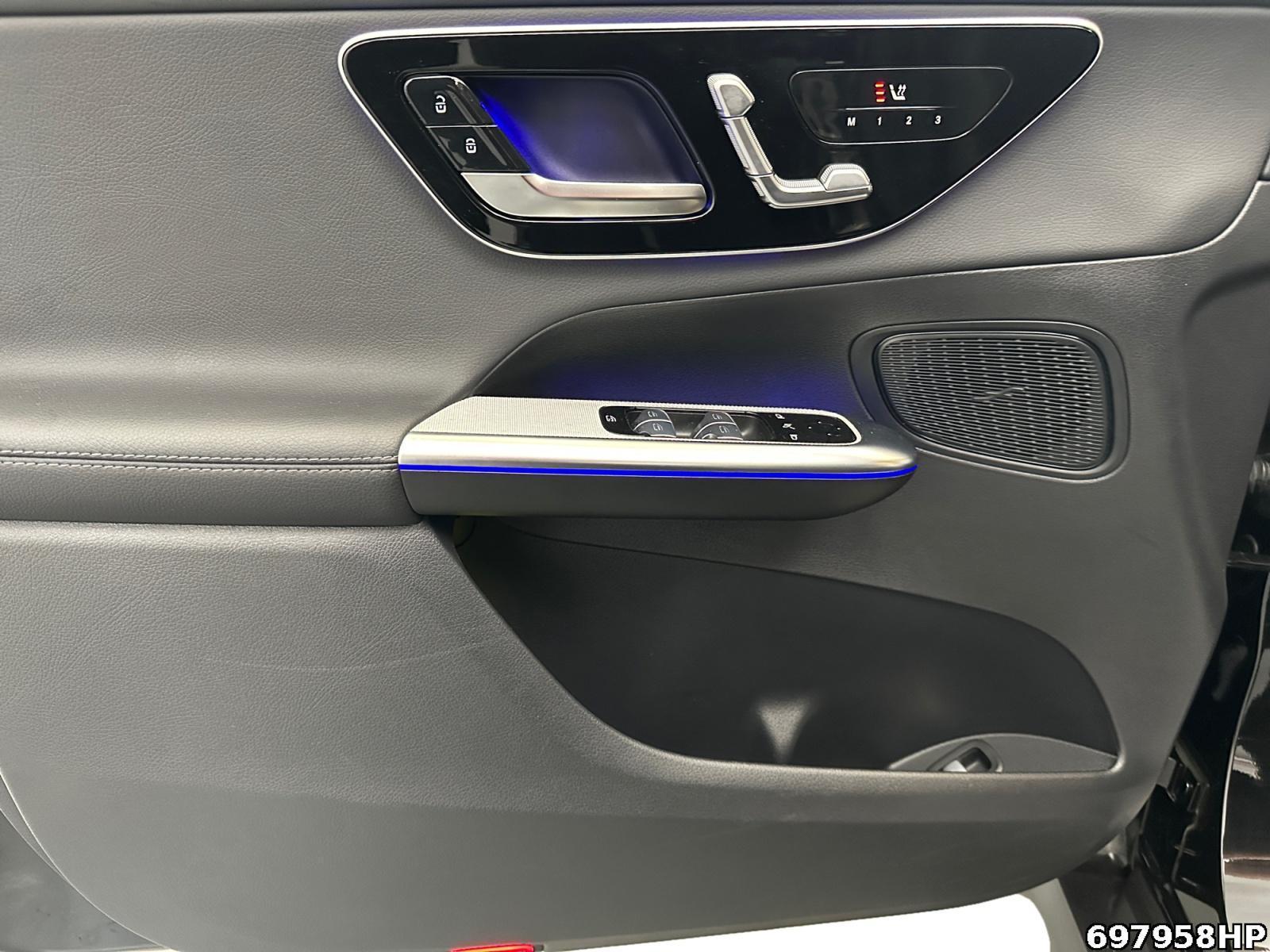 Fahrzeugabbildung Mercedes-Benz GLC 300 4M AMG Pano AHK Night Memory Lenkradhzg